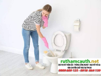 Cách Xử Lý Bồn Cầu Bị Nghẹt Tại Nhà Hiệu Quả Nhanh Chống