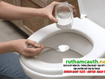 Tại sao không nên đổ xà bông vào bồn cầu