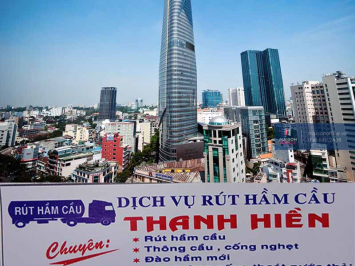 Rút hầm cầu tại tòa nhà văn phòng quận 1