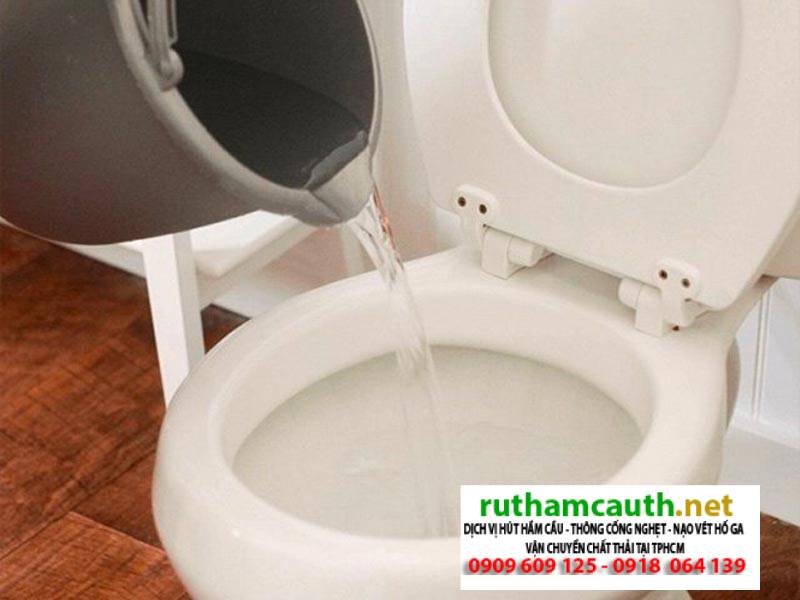 Bồn Cầu Bị Nghẹt Vật Cứng Và Cách Xử Lý