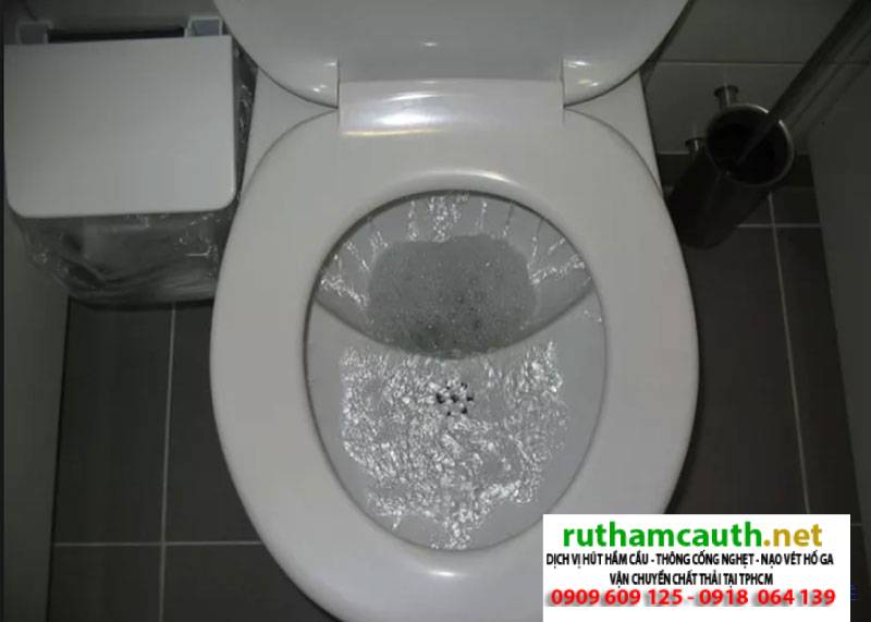 Bồn cầu bị thiếu hơi? Nguyên nhân và cách giải quyết triệt để