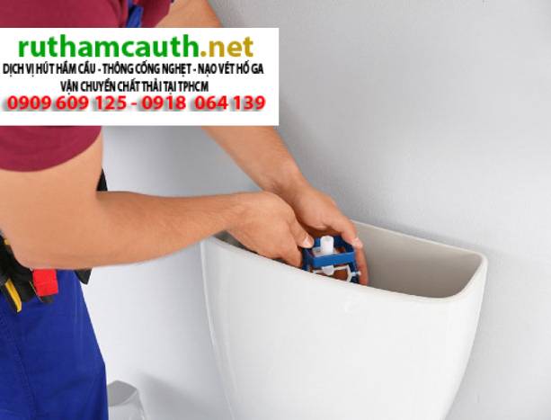 Bồn cầu bị tụt nước là do đâu? Cách khắc phục đơn giản