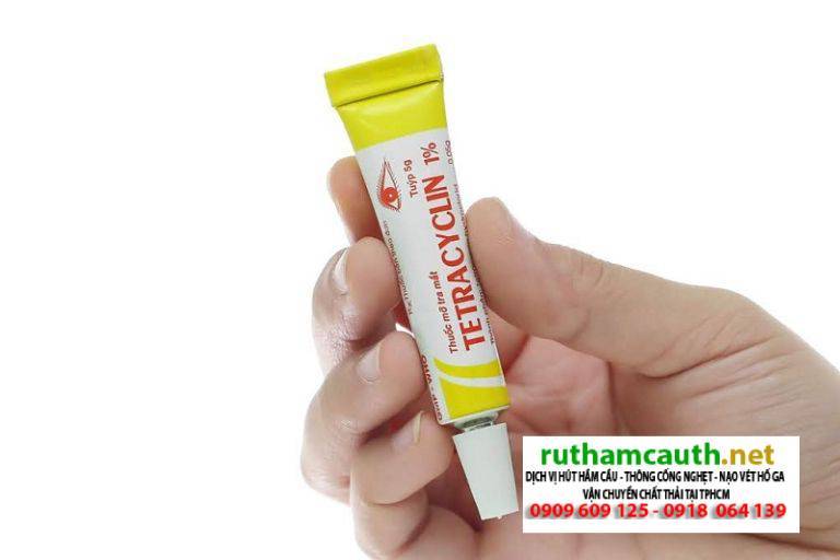 Bột Thông Cống Dính Vào Tay Phải Làm Sao? Lưu Ý Khi Sử Dụng