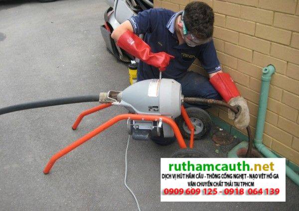 Cách Thông Cống Rãnh Tại Nhà – Có Nên Gọi Dịch Vụ?