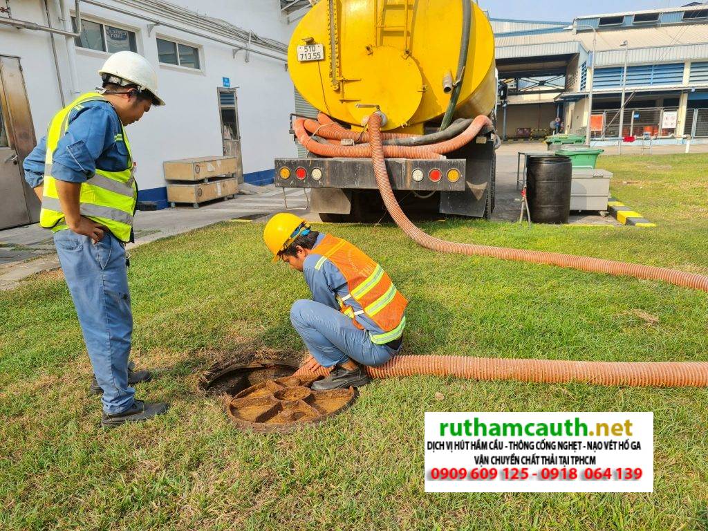 Cách tính tiền hút bể phốt để tránh bị vòi thêm tiền