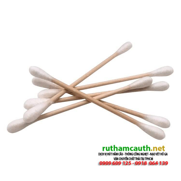 Để toilet không bị nghẹt bạn không nên xả 5 vật này vào bồn cầu