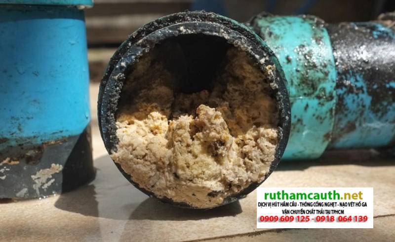 Làm gì khi hố ga bị trào ngược? Cách xử lý hiệu quả nhất