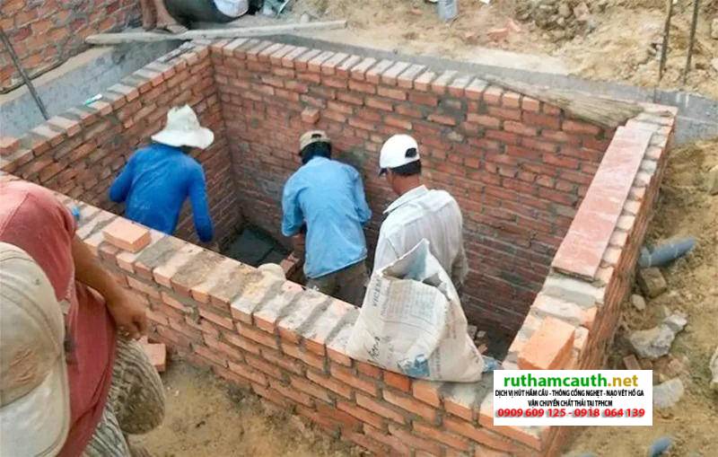 Hố ga tự thấm là gì? Thi công bể phốt tự thấm xử lý nước thải