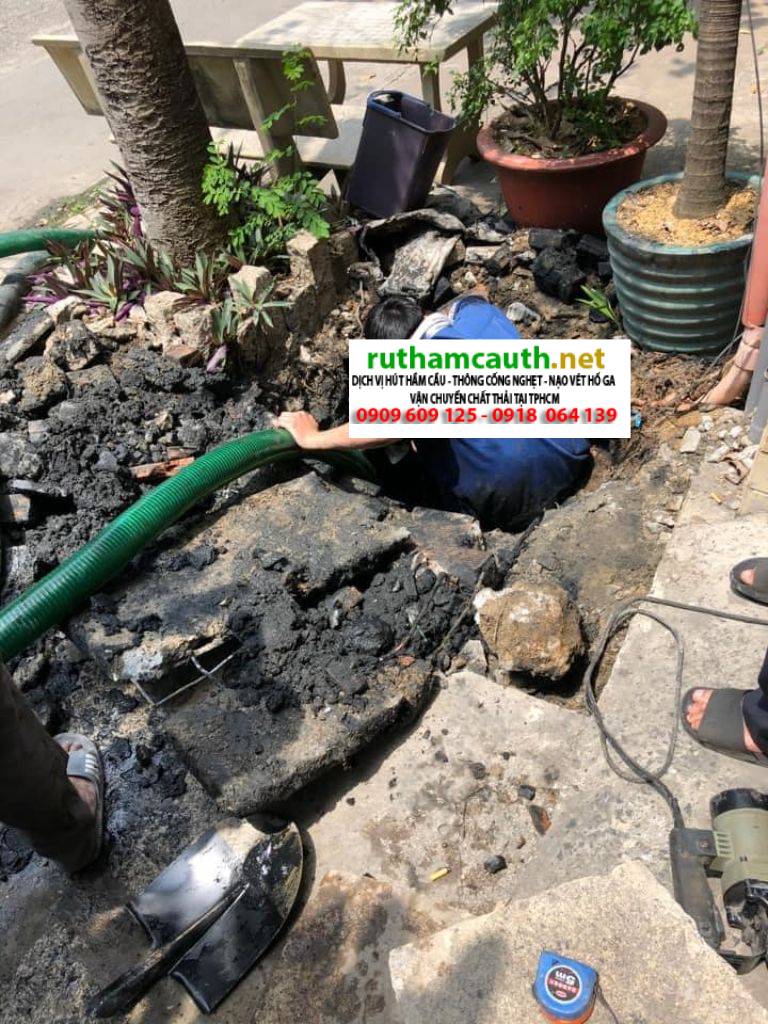 Review 6 Kinh Nghiệm Khi Thuê Hút Bể Phốt Tránh Mất Tiền Oan