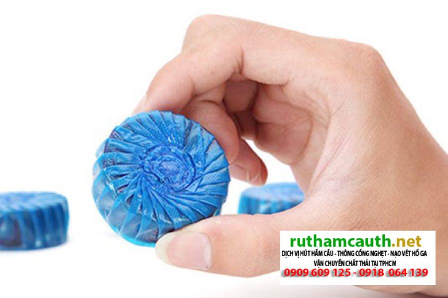 Một viên tẩy bồn cầu dùng được bao lâu