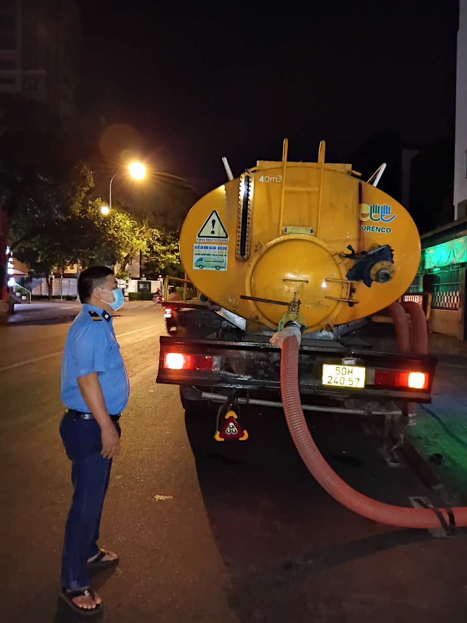 Giá thông tắc cống nghẹt giá rút hầm cầu bao nhiêu ?