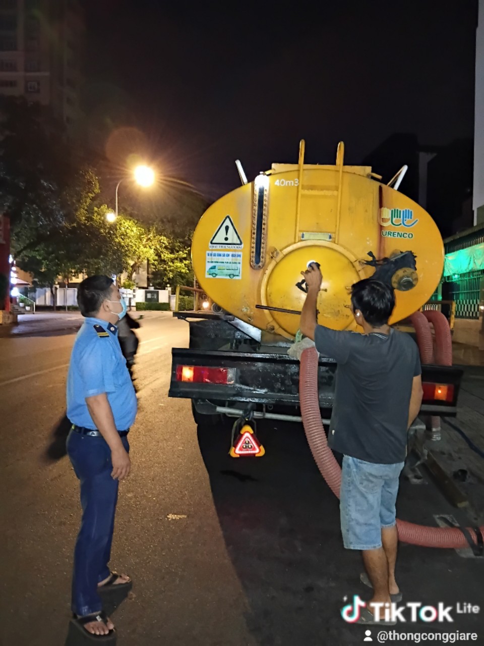 Giá thông tắc cống nghẹt giá rút hầm cầu bao nhiêu ?