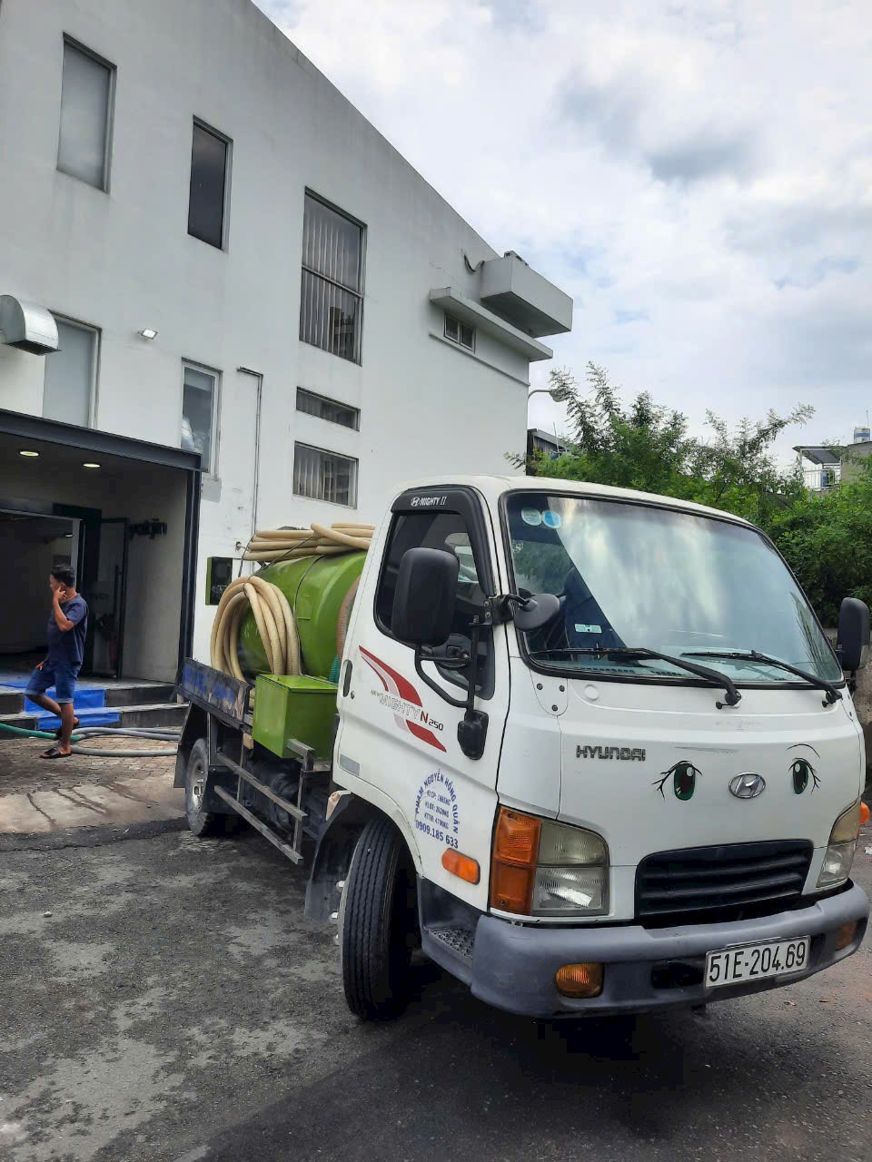 Giá thông tắc cống nghẹt giá rút hầm cầu bao nhiêu ?