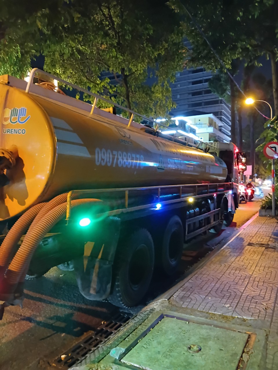 Giá thông tắc cống nghẹt giá rút hầm cầu bao nhiêu ?