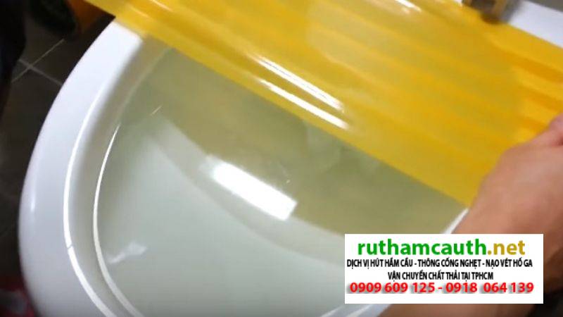 Cách Thông Bồn Cầu Bằng Băng Dính Hiệu Quả Tại Nhà