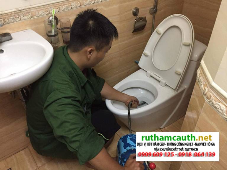 Thông bồn cầu cho công ty, nhà hàng, khách sạn