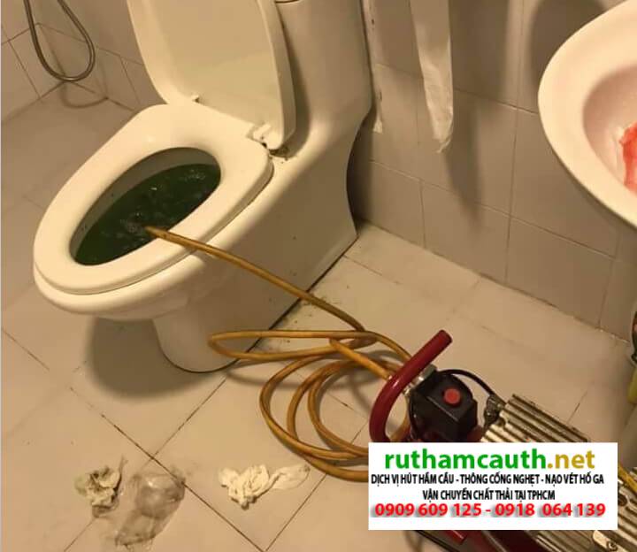 Thông bồn cầu cho công ty, nhà hàng, khách sạn