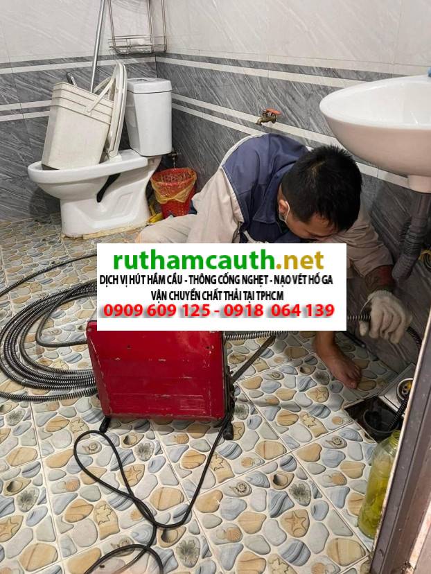 Thông bồn cầu cho công ty, nhà hàng, khách sạn