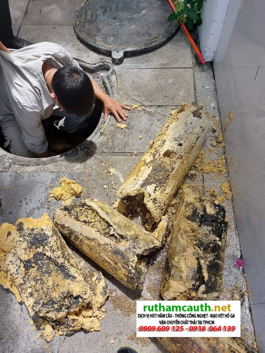 Thông cống nghẹt sân thượng, ống thoát nước mưa