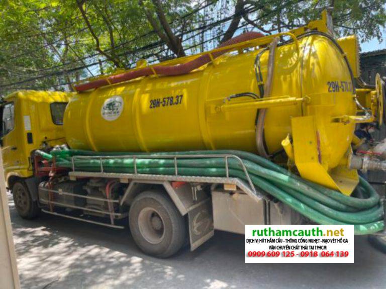 Xe Hút Bể Phốt 10 Khối: Phí dịch vụ, Dùng Cho Bể Mấy Khối?