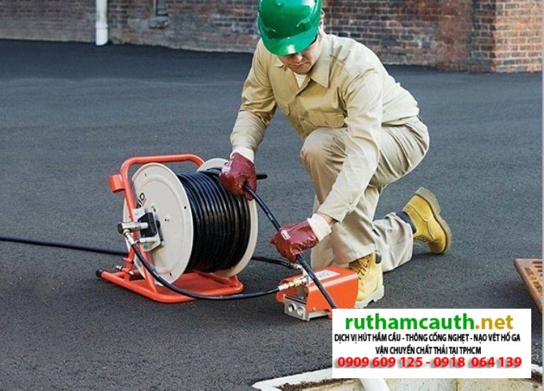 Top 3 Loại Xịt Vệ Sinh Khử Mùi Thông Cống Tốt Nhất Hiện Nay
